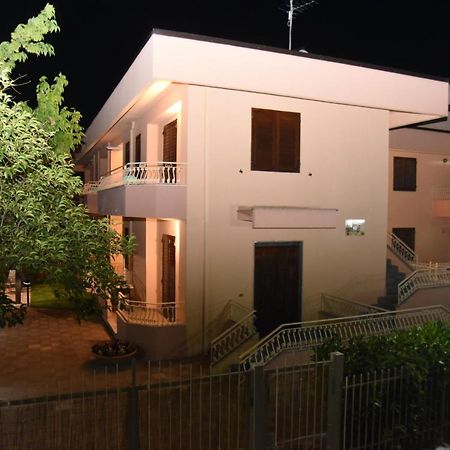 La Porta Del Mare Bed & Breakfast Вилапиана Екстериор снимка