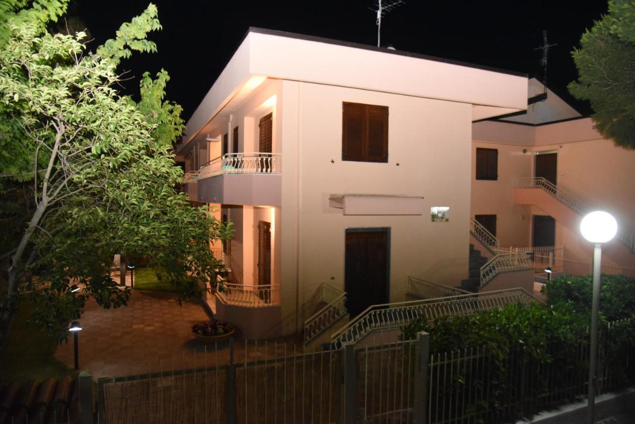 La Porta Del Mare Bed & Breakfast Вилапиана Екстериор снимка